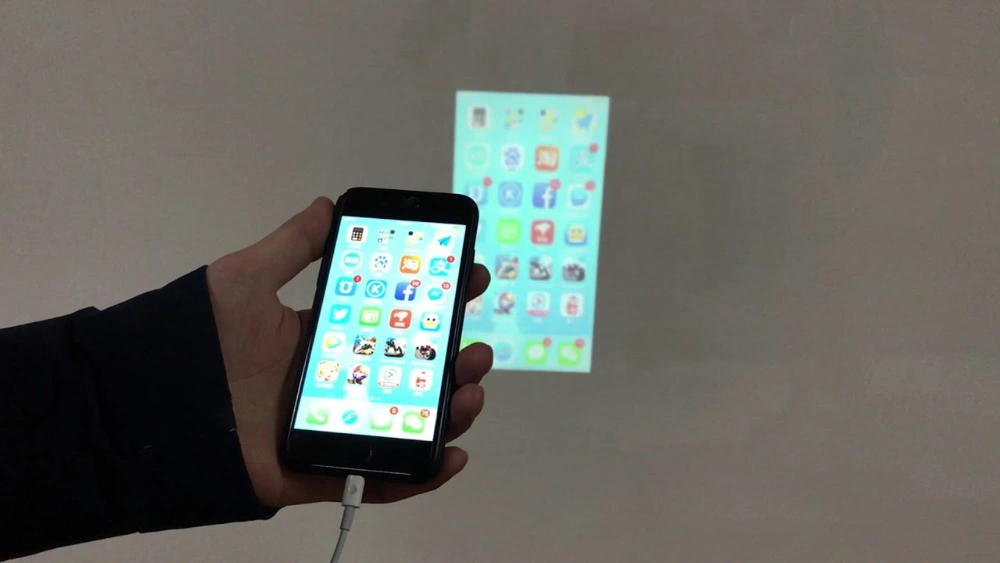 How to Hook Up Iphone to Projector: Quick & Easy Guide