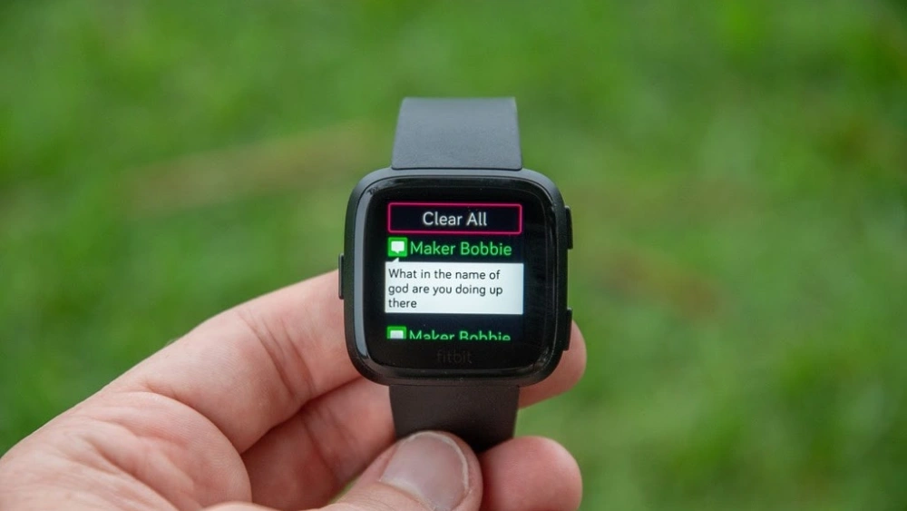 How Do You Text on a Smartwatch: Easy Tips for Quick Messaging