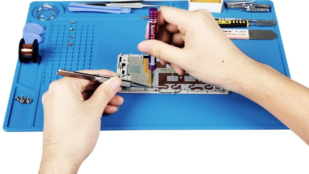 Portable Anti-Static Repair Mat for Safe and Efficient Electronics Fixing