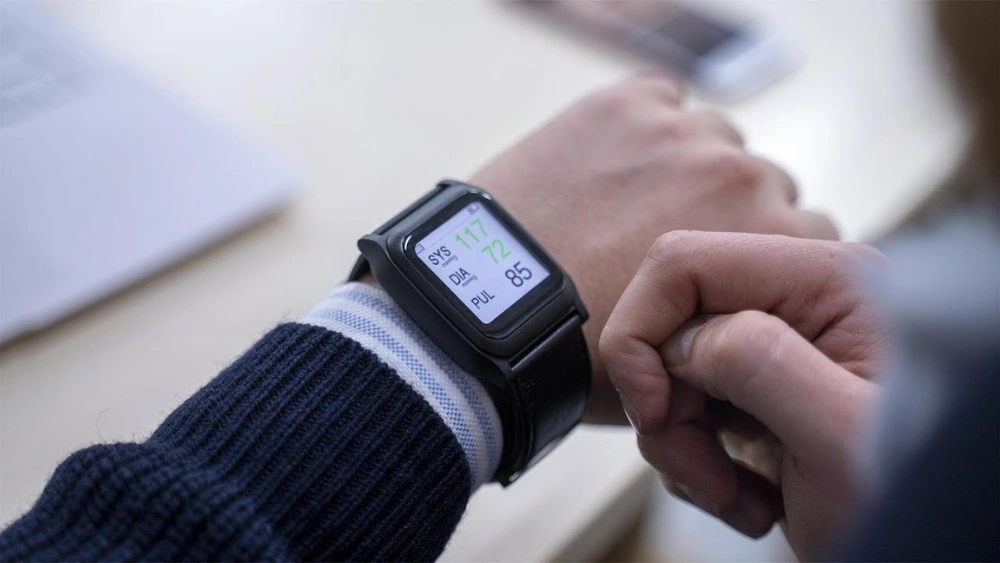 Best Smartwatch for Blood Pressure Monitoring and Fitness Tracking