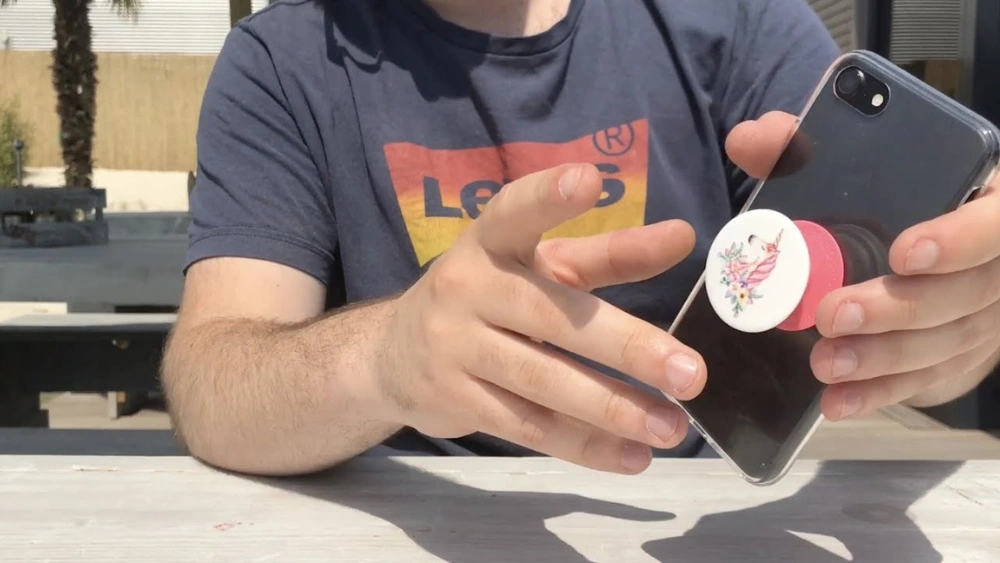 How to Change a Popsocket Top: Easy Steps for a Fresh Look